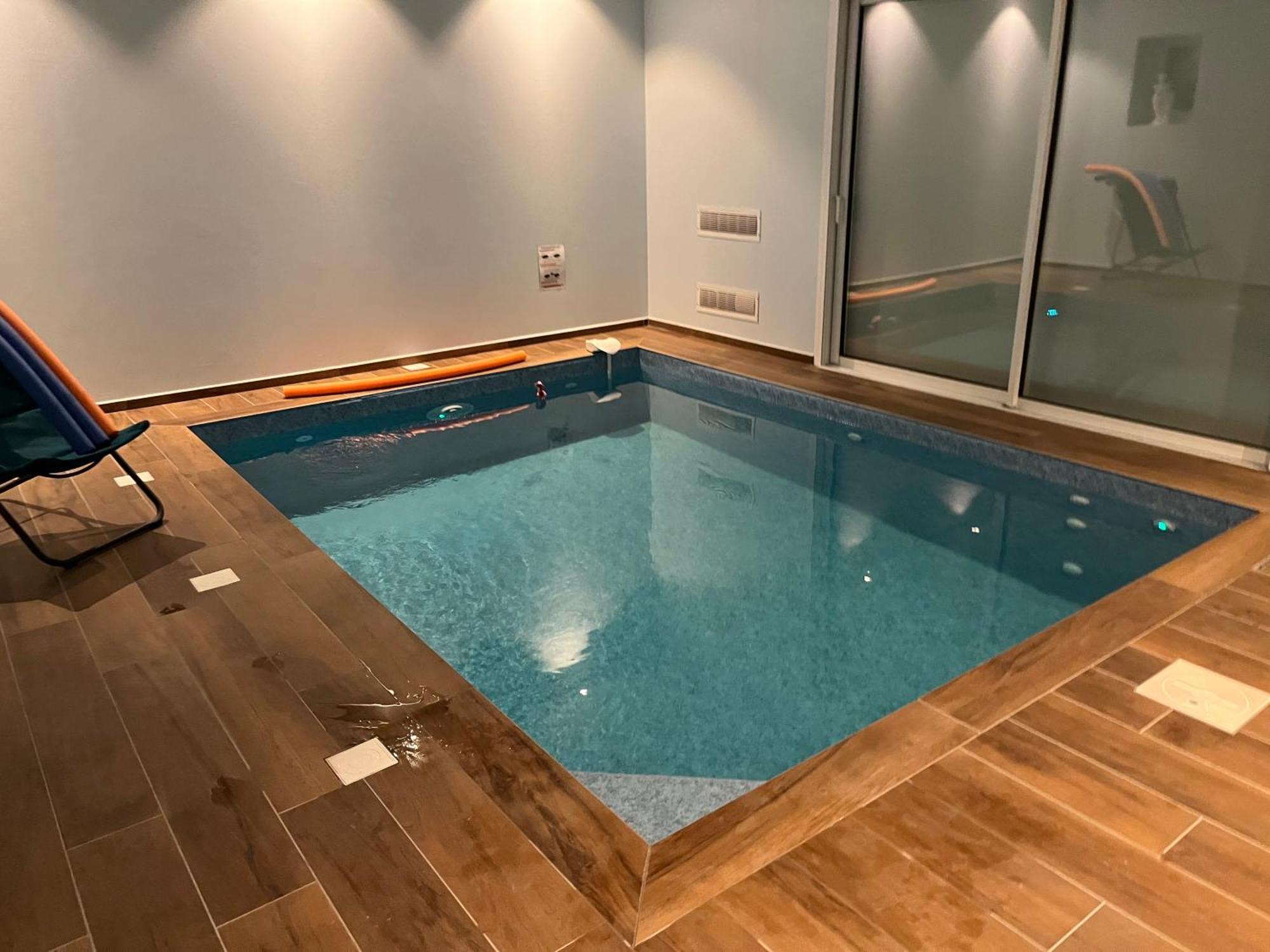 Maison Avec Piscine Interieure Privee, Buses De Spa, Jardin Clos Et Parking Aouste-sur-Sye Exterior foto